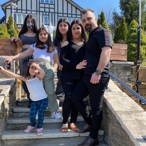 Meet your Posher, Moshi